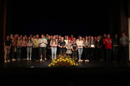 PODELITEV ŠPORTNICA IN ŠPORTNIK LETA 73 FOTO LJUBO VUKELIČ